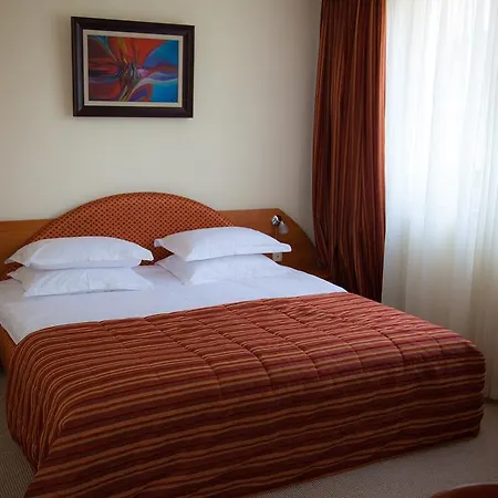 Sofia Apartments *